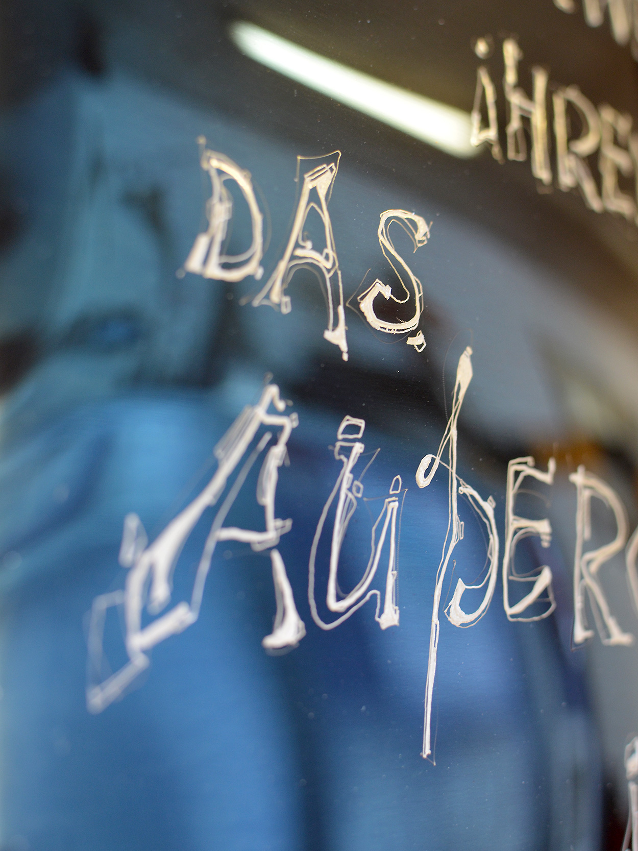 Gedenktafel aus Metall, Angewandte Kunst