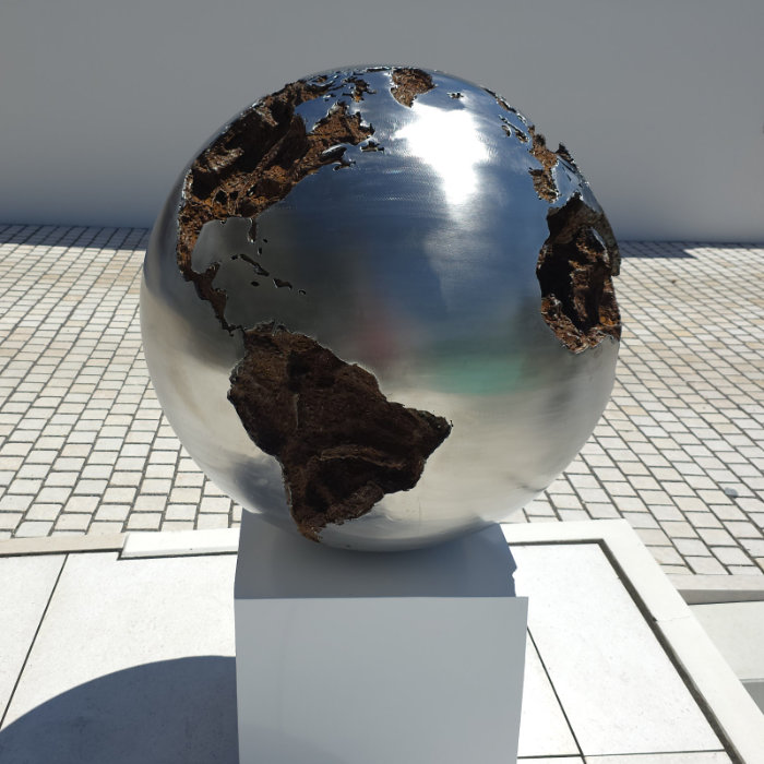 Geschweißte Skulptur: "Weltkugel"