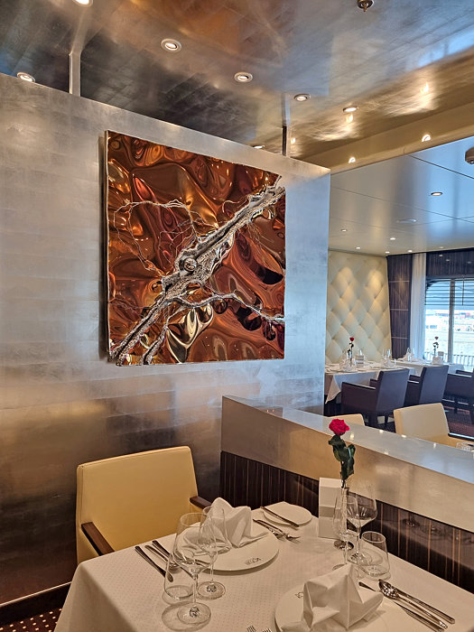 Interior Design with Artworks, Room Decotation Restaurant Rossini, Aidastella